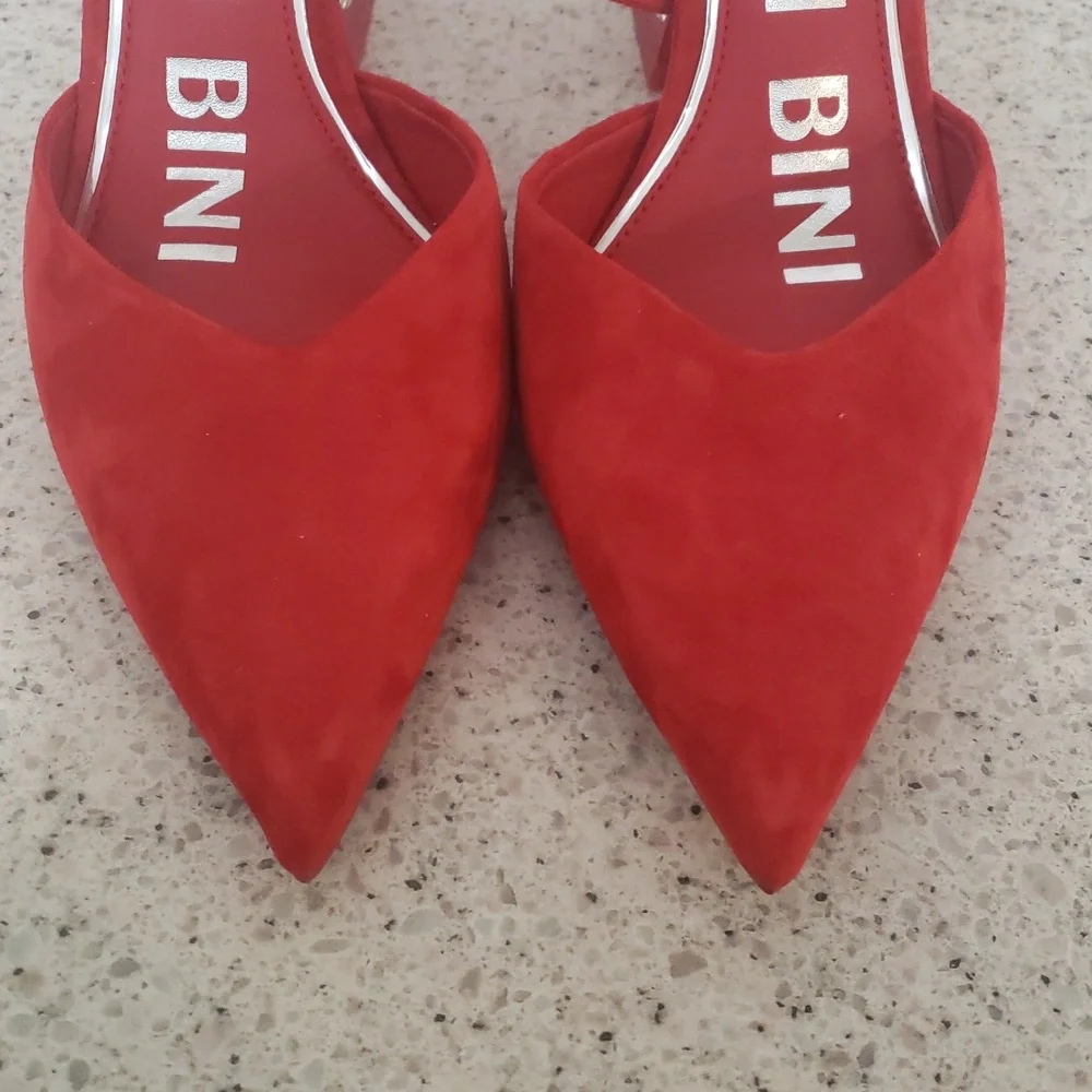 Gianni Bini Tallia Red Suede Asymmetrical Jewel Embellished Pumps SZ 6.5 NEW‎